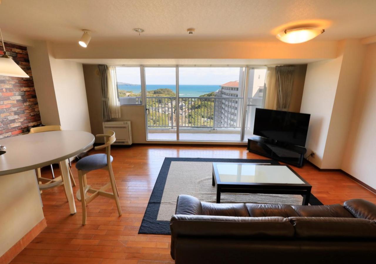 Katsuura Hilltop Hotel & Residence Bagian luar foto