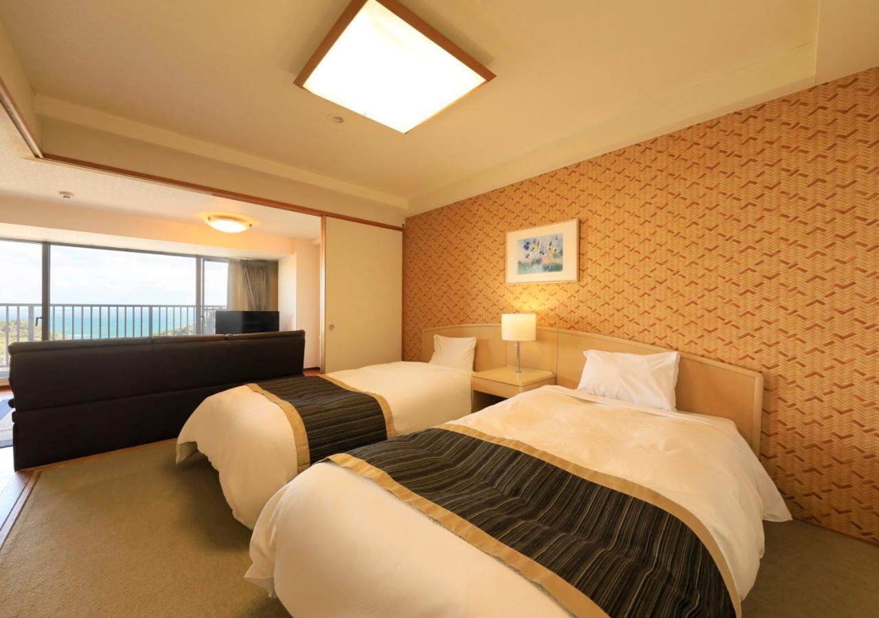 Katsuura Hilltop Hotel & Residence Bagian luar foto