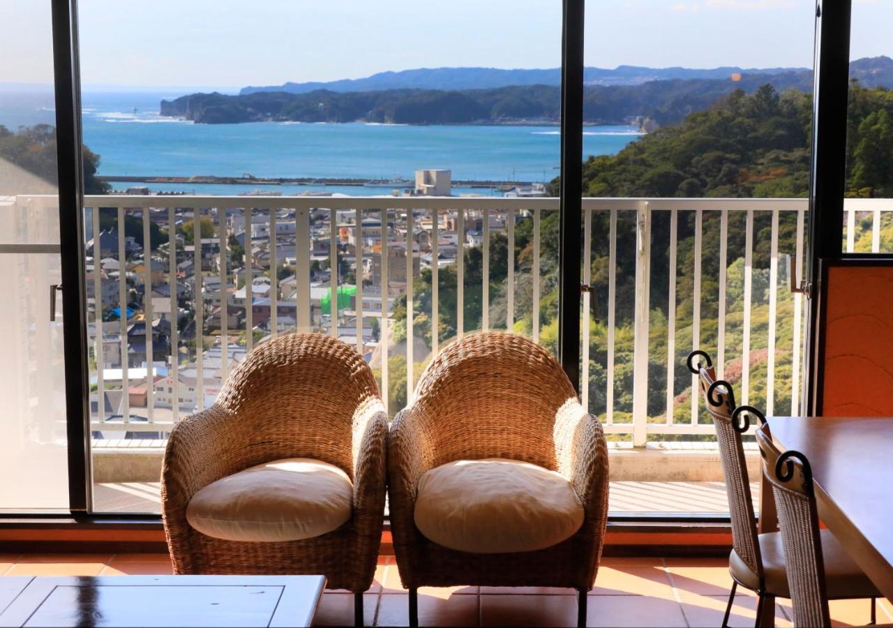 Katsuura Hilltop Hotel & Residence Bagian luar foto